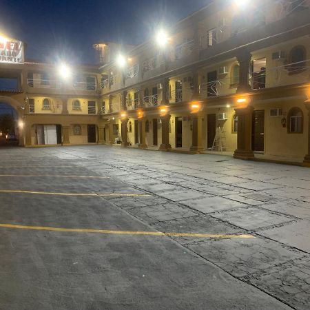 Hotel Los Arcos Mexicali Esterno foto