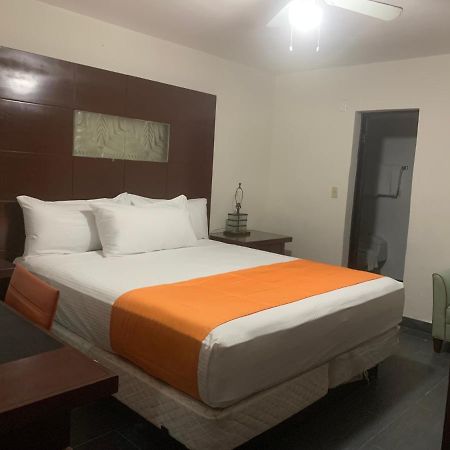 Hotel Los Arcos Mexicali Esterno foto