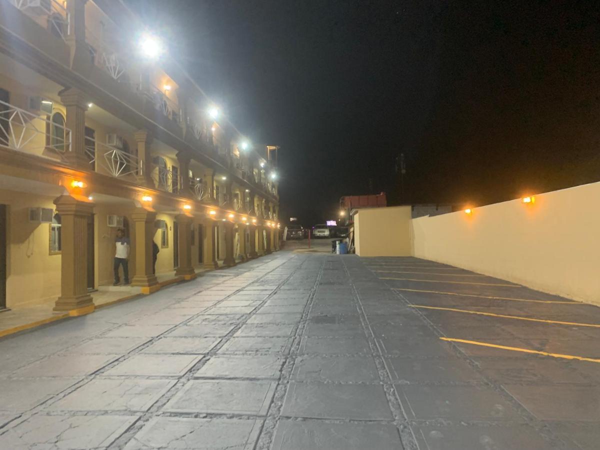 Hotel Los Arcos Mexicali Esterno foto