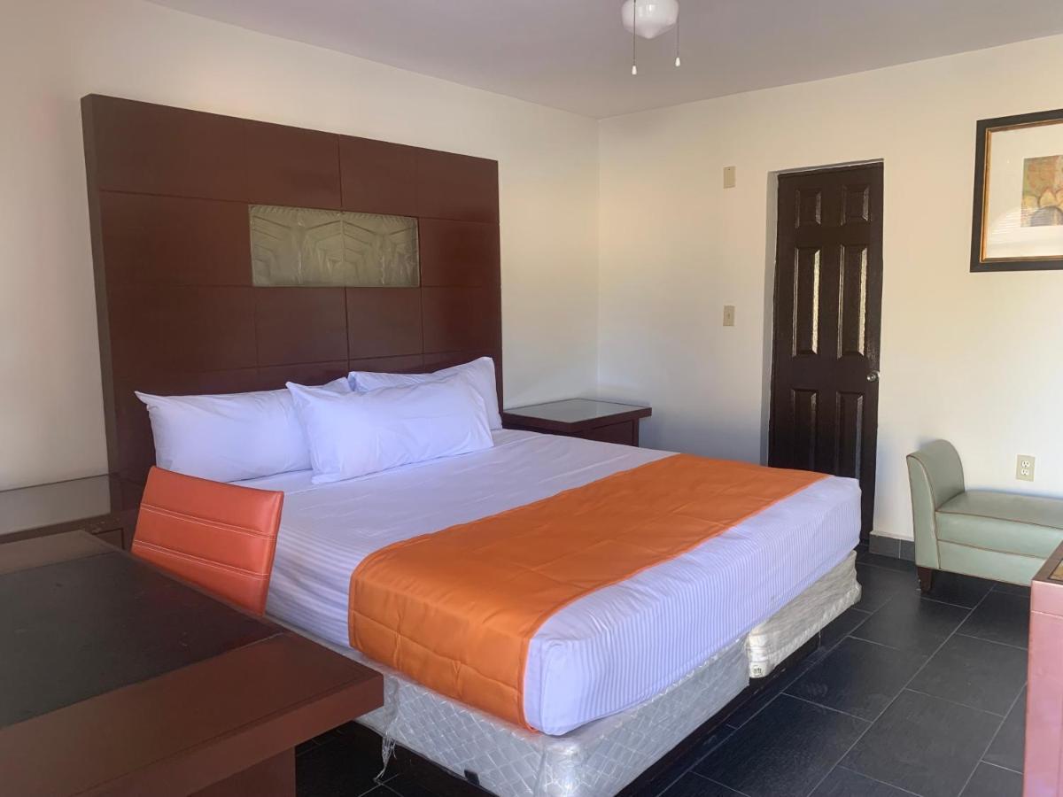 Hotel Los Arcos Mexicali Esterno foto