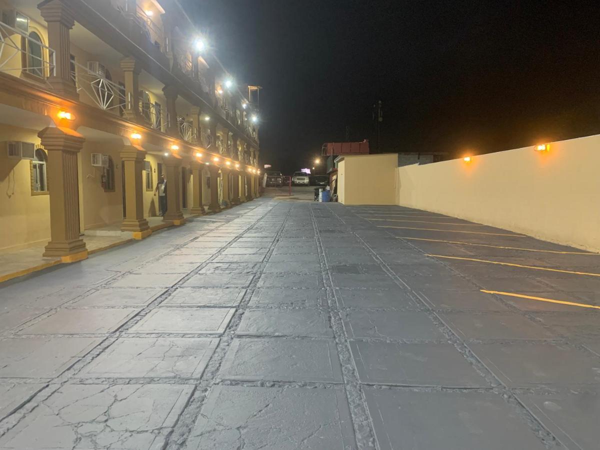 Hotel Los Arcos Mexicali Esterno foto