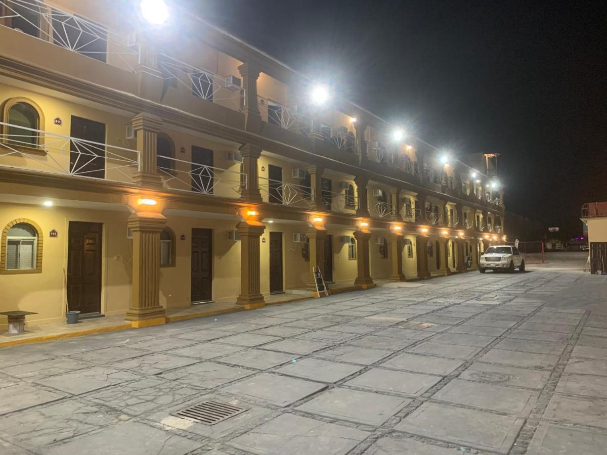 Hotel Los Arcos Mexicali Esterno foto