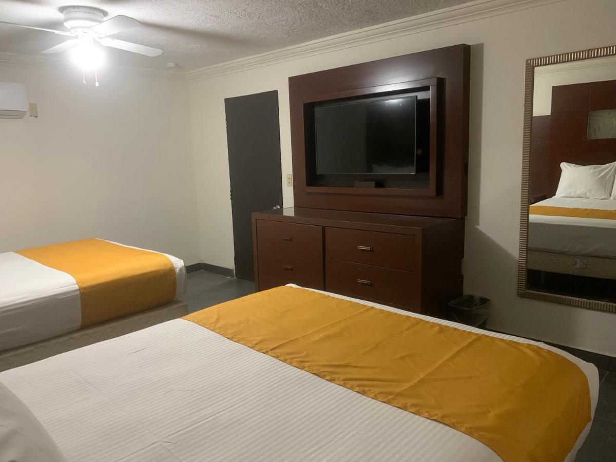 Hotel Los Arcos Mexicali Esterno foto