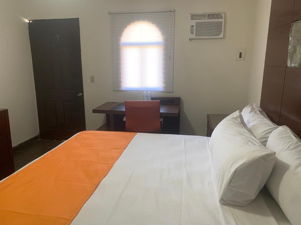 Hotel Los Arcos Mexicali Esterno foto