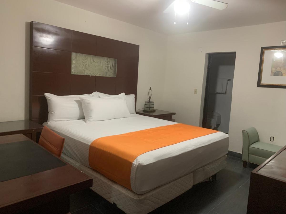 Hotel Los Arcos Mexicali Esterno foto