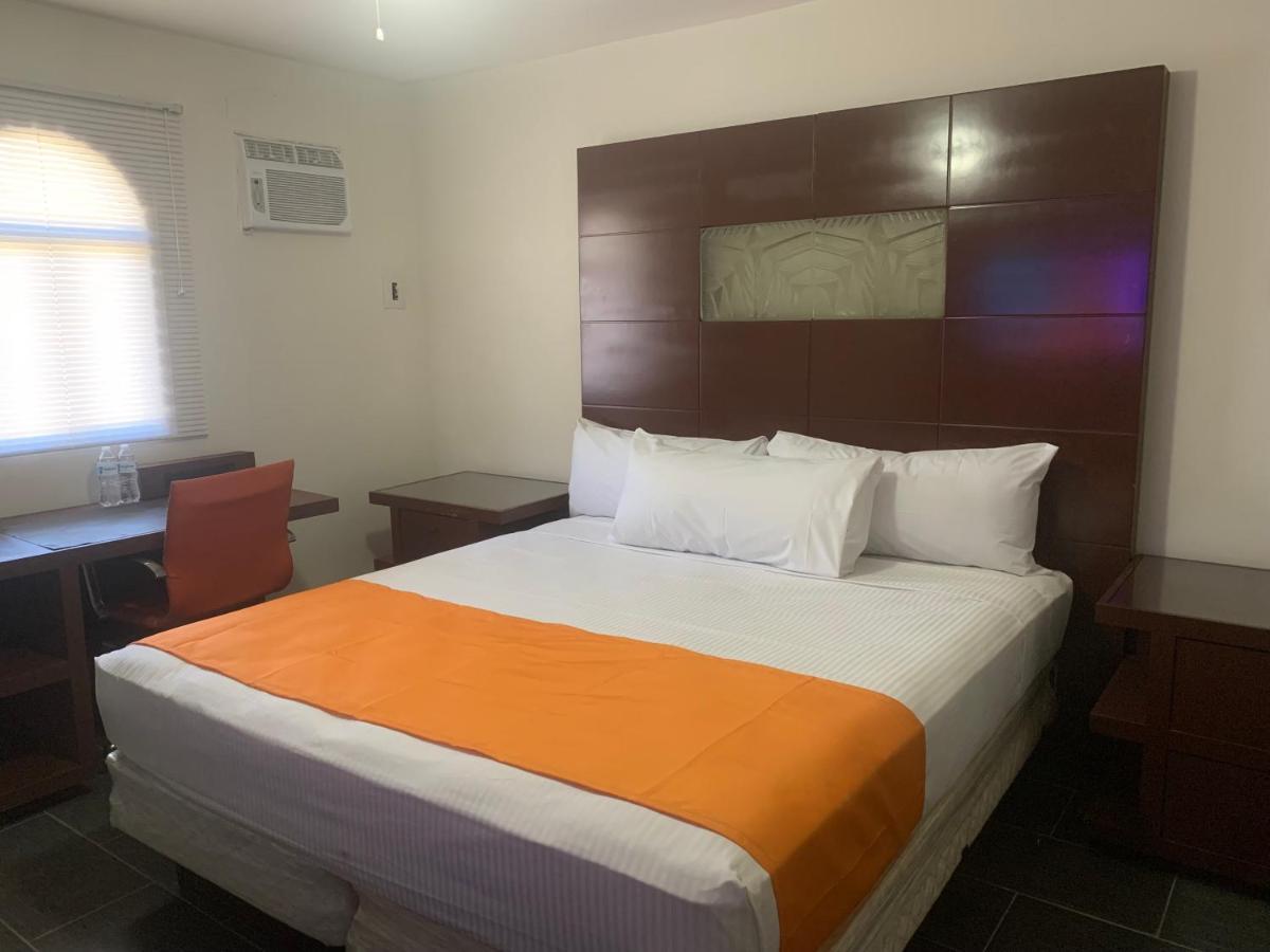 Hotel Los Arcos Mexicali Esterno foto