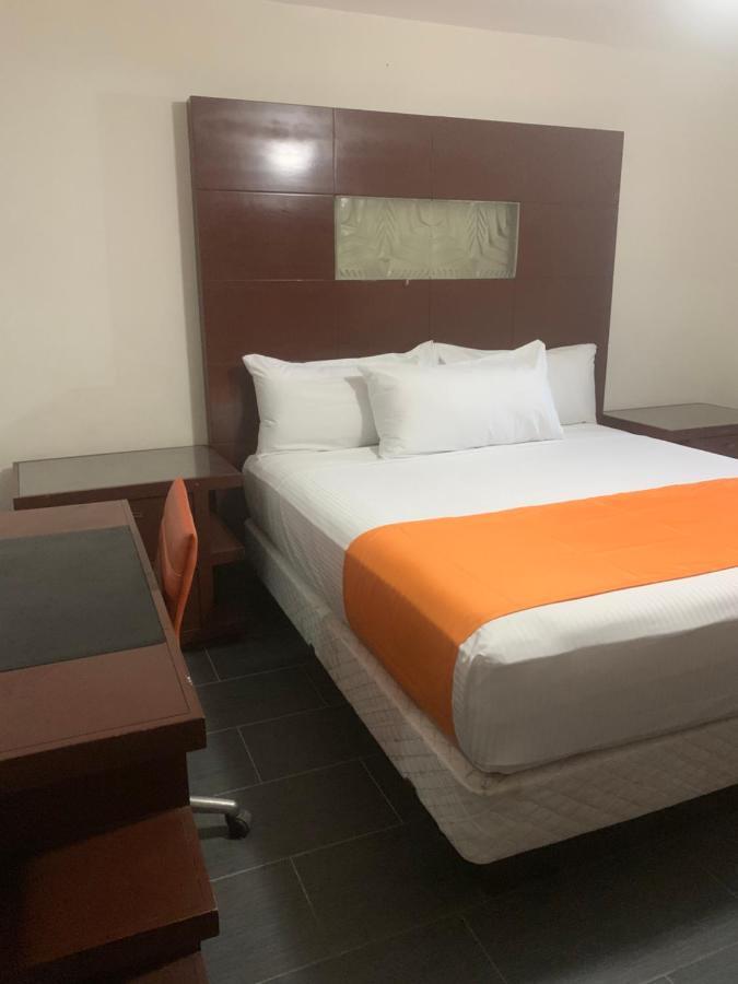 Hotel Los Arcos Mexicali Esterno foto