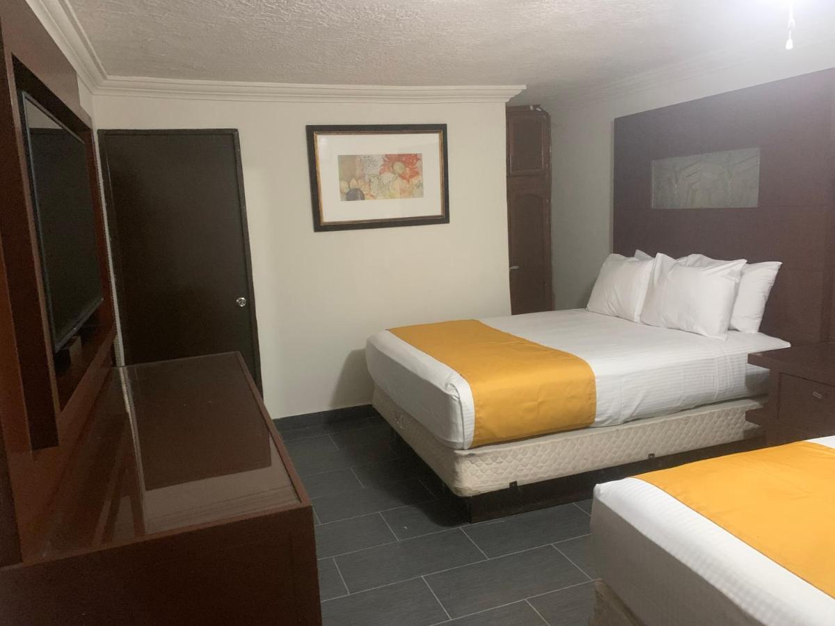 Hotel Los Arcos Mexicali Esterno foto